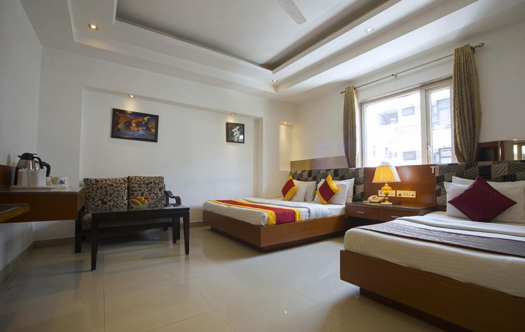 Hotel Krishna Deluxe-By Rcg Hotels New Delhi Exterior photo